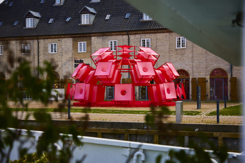 KMB Louis Poulsen Vibskov Sculpture in front of house